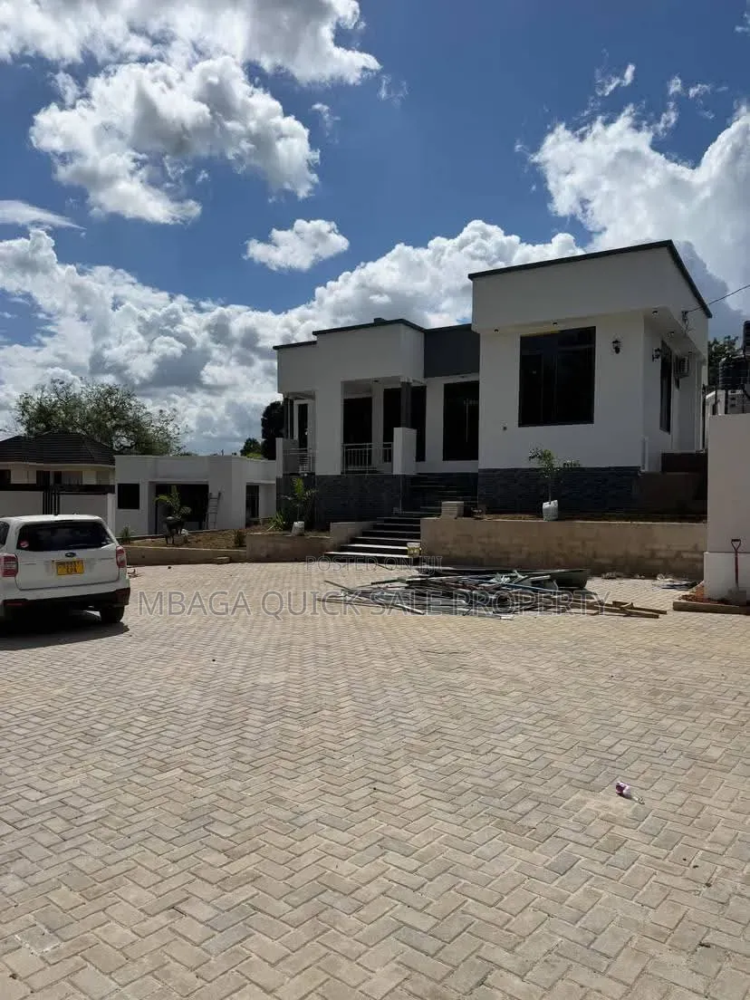4bdrm House in Goba for sale in Goba