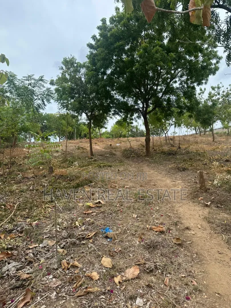 3acres Zinauzwa Boko Magereza in Mbweni