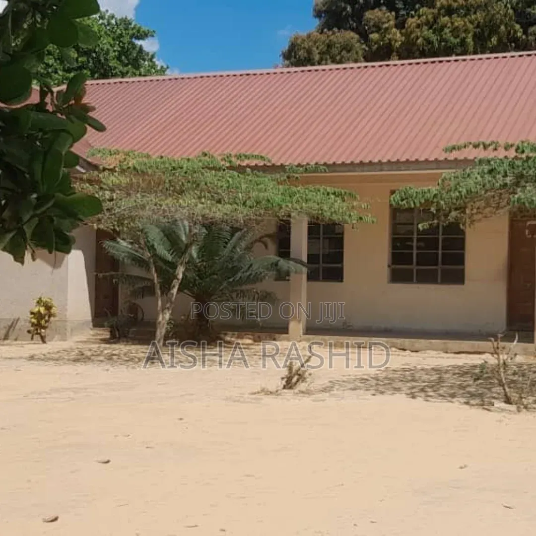 Shule Nzuri Inauzwa in Kibamba