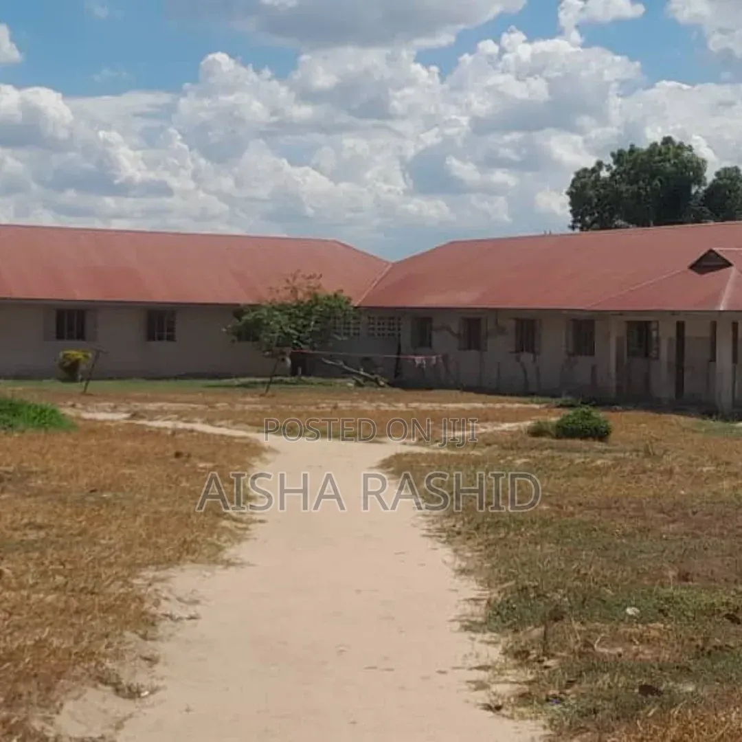 Shule Nzuri Inauzwa in Kibamba