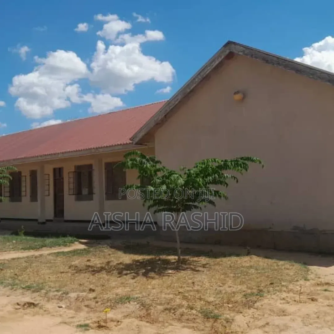 Shule Nzuri Inauzwa in Kibamba