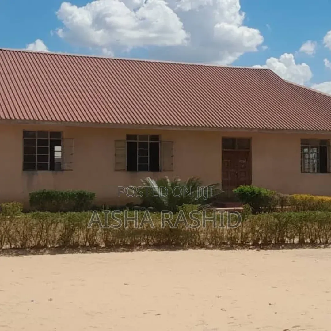Shule Nzuri Inauzwa in Kibamba