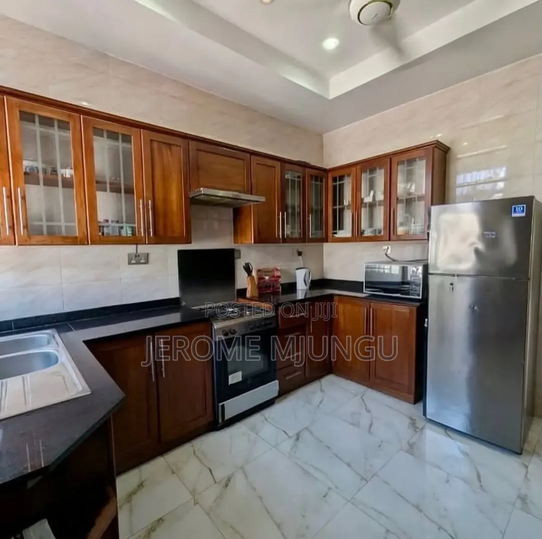 8bdrm House in Ada Estate for rent in Ada Estate