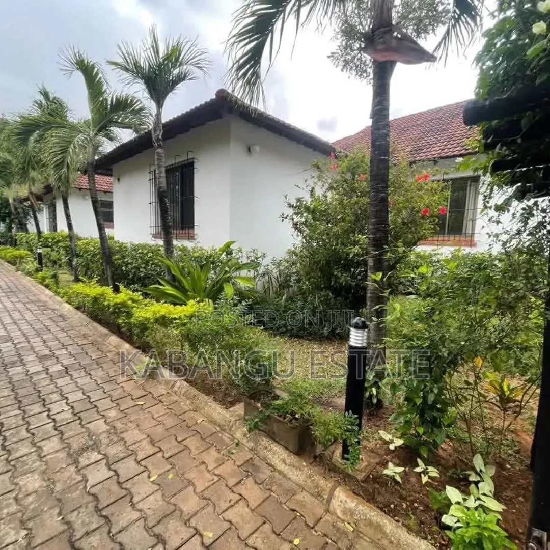 Furnished 4bdrm Villa in Oysterbay for rent in Oyster Bay