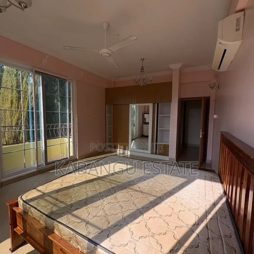 Furnished 3bdrm Apartment in Oysterbay for rent in Oyster Bay