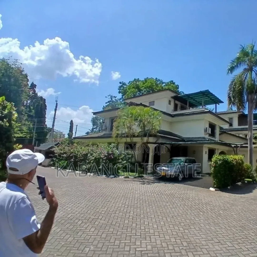 Furnished 4bdrm Villa in Oysterbay for rent in Oyster Bay