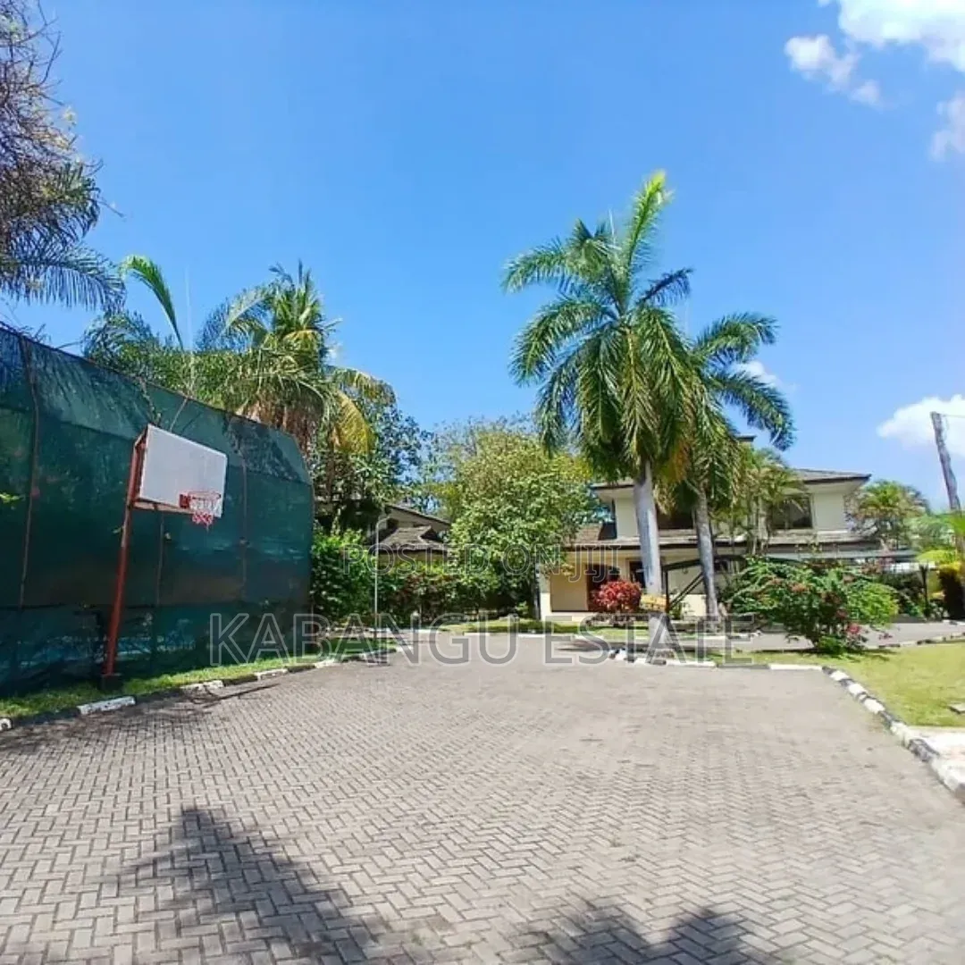 Furnished 4bdrm Villa in Oysterbay for rent in Oyster Bay