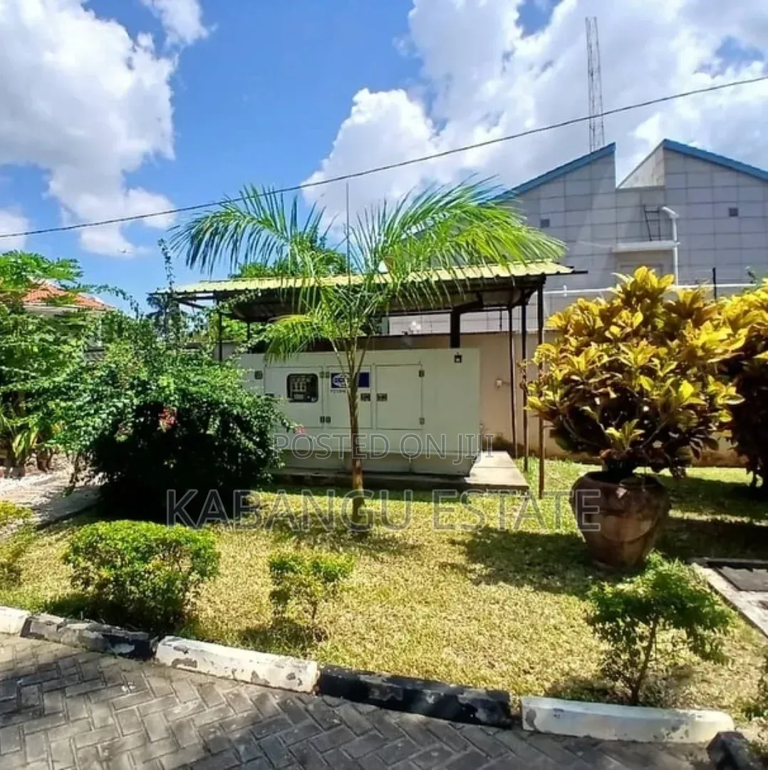 Furnished 4bdrm Villa in Oysterbay for rent in Oyster Bay