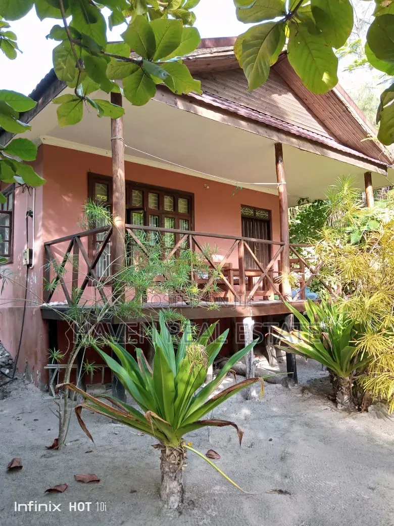 Furnished 7bdrm Apartment in Magharibi for sale in Magharibi