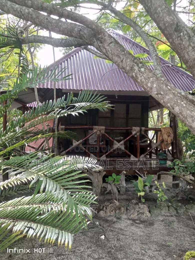 Furnished 7bdrm Apartment in Magharibi for sale in Magharibi