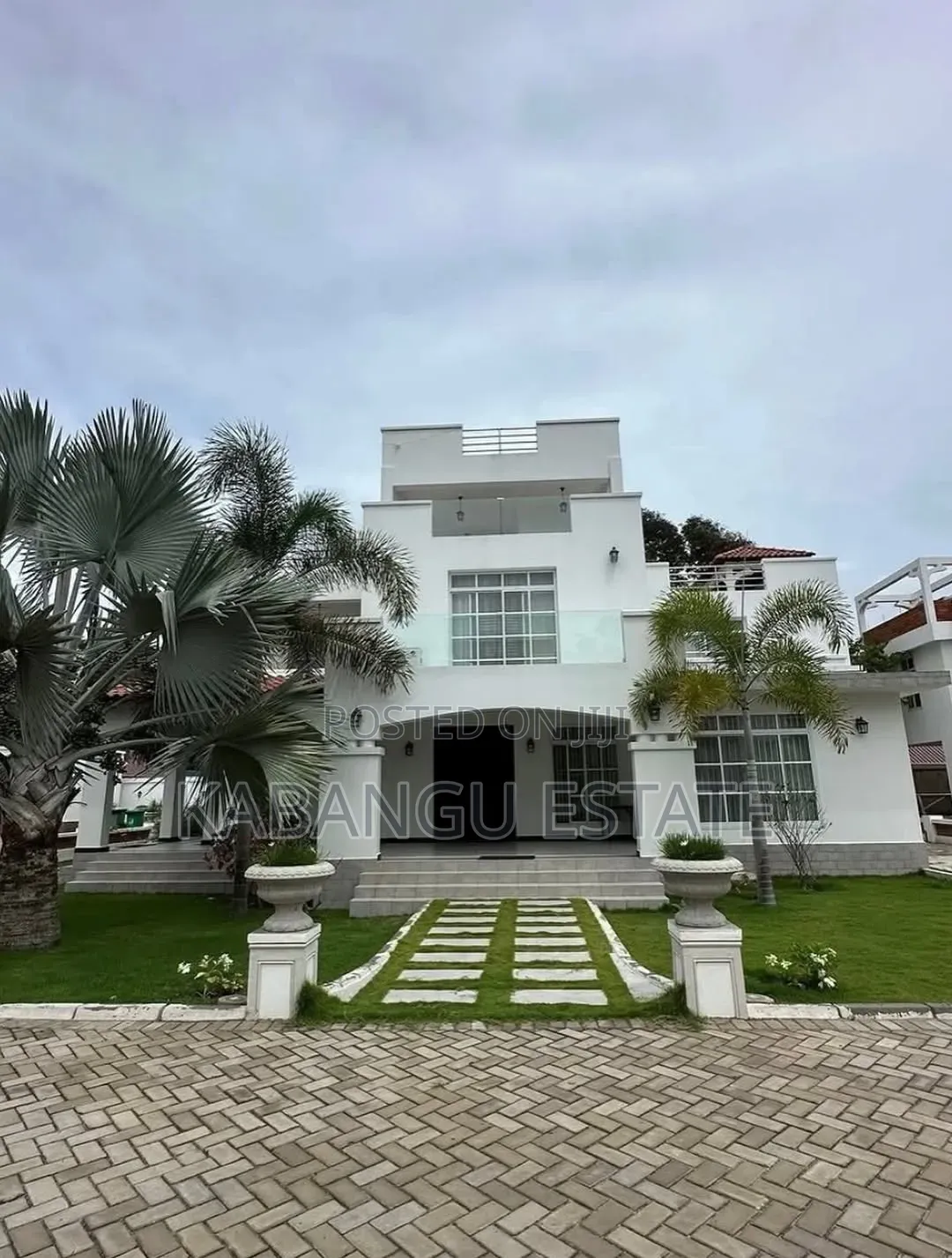 Furnished 5bdrm Villa in Mikochenibeach for rent in Mikocheni