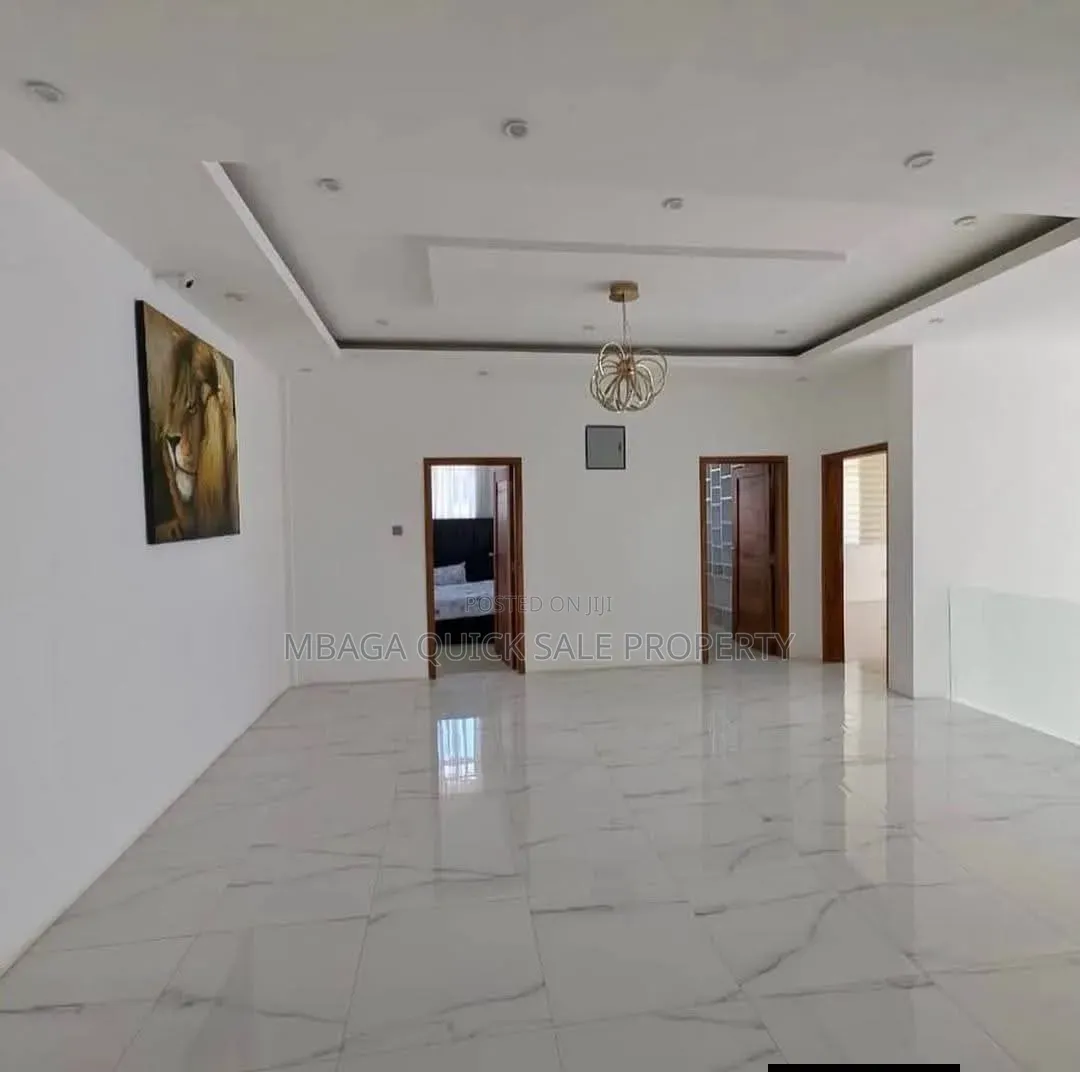 8bdrm House in Ada Estate for rent in Ada Estate