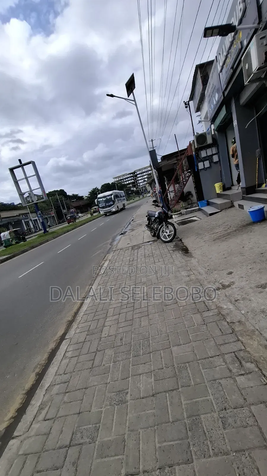 Frem It Look Tarmac Sinza Kwa Manyola in Sinza