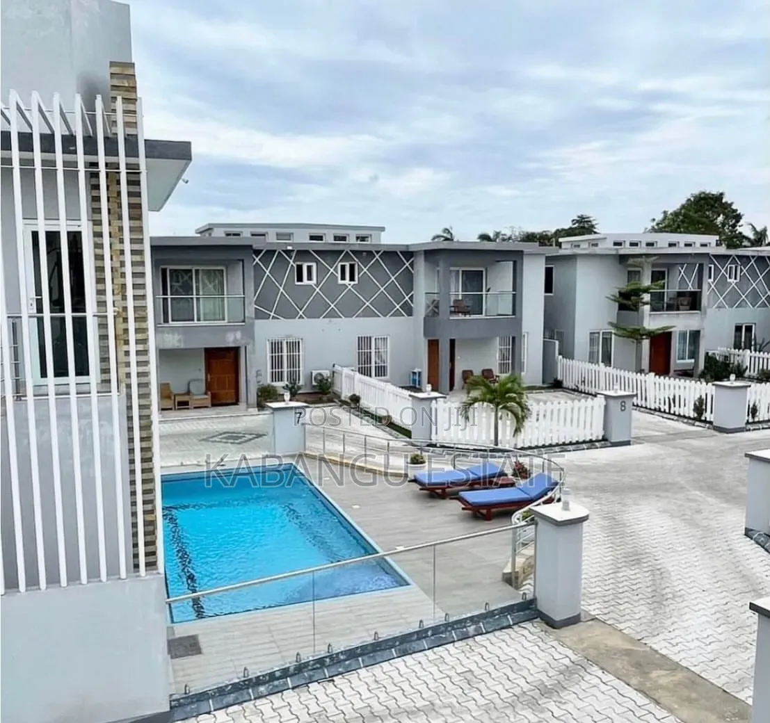 Furnished 4bdrm Villa in Oysterbay for rent in Oyster Bay