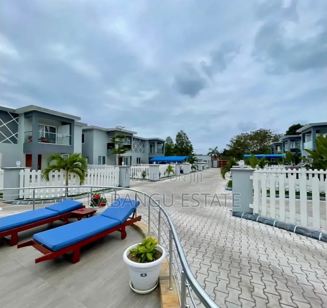 Furnished 4bdrm Villa in Oysterbay for rent in Oyster Bay