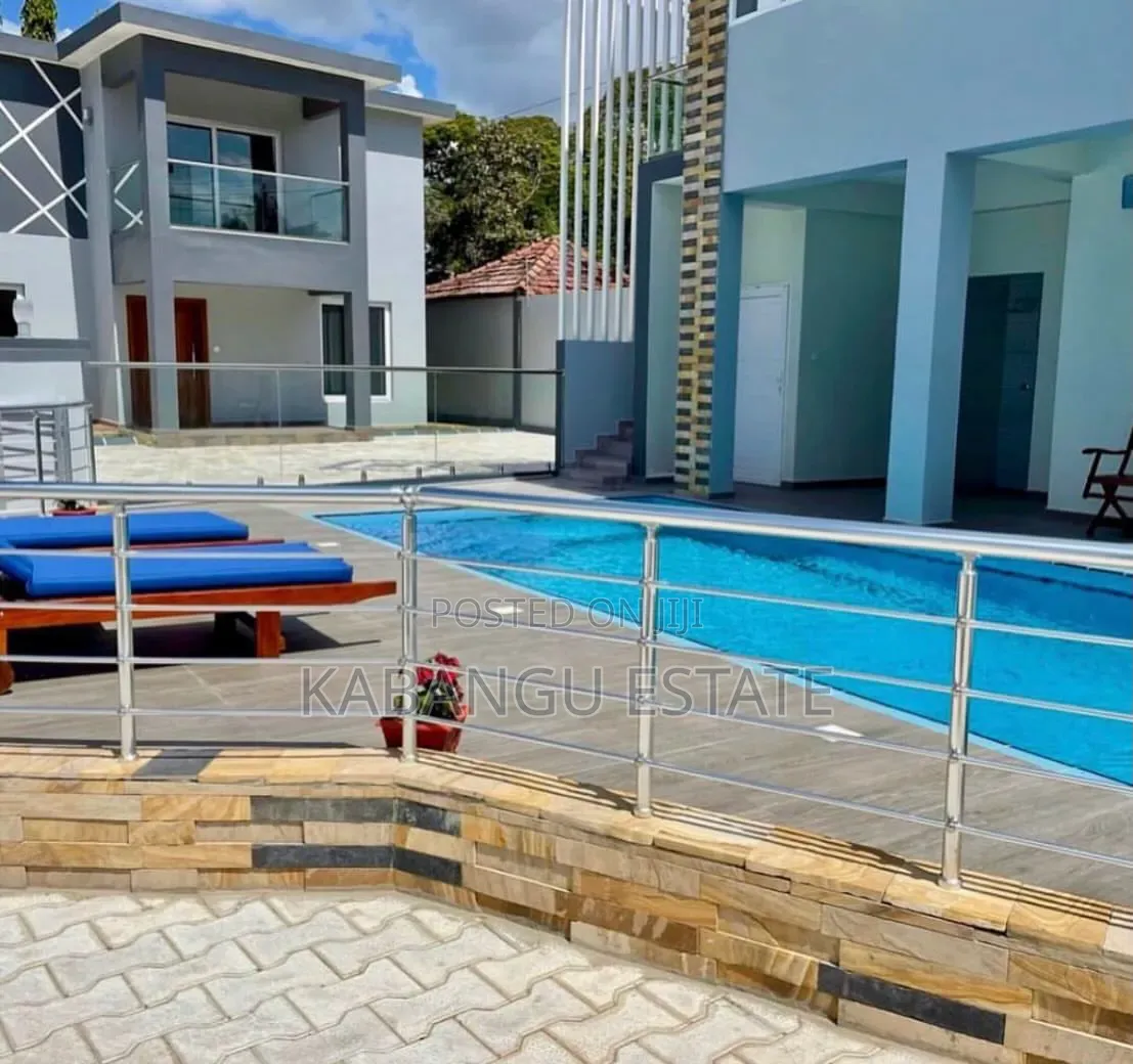 Furnished 4bdrm Villa in Oysterbay for rent in Oyster Bay