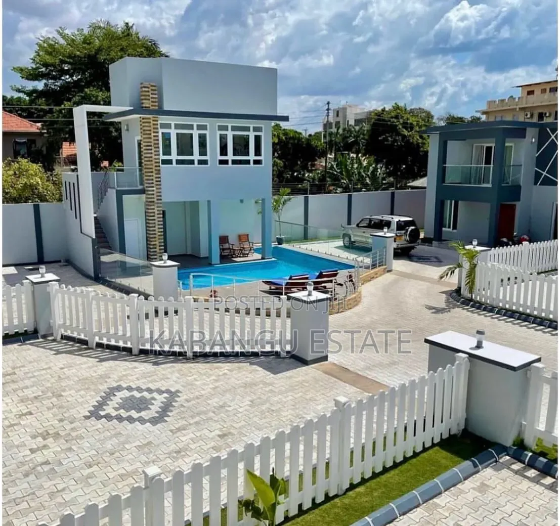 Furnished 4bdrm Villa in Oysterbay for rent in Oyster Bay