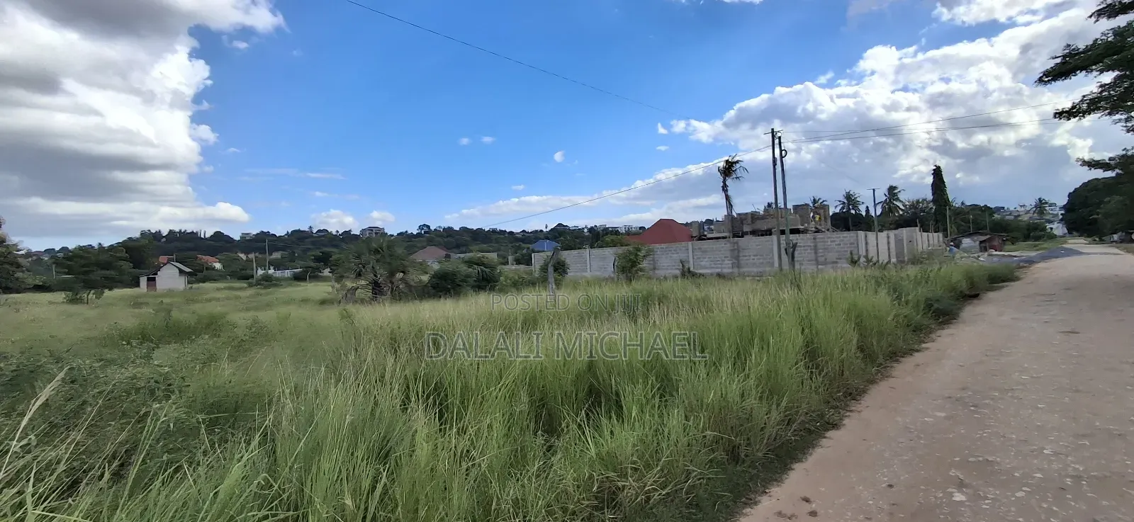 Kiwanja Kinauzwa Mbweni Mpiji in Mbweni