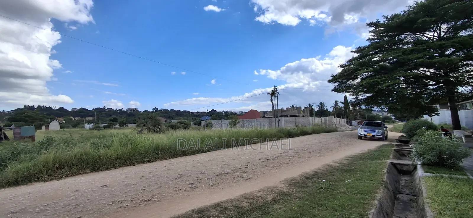 Kiwanja Kinauzwa Mbweni Mpiji in Mbweni