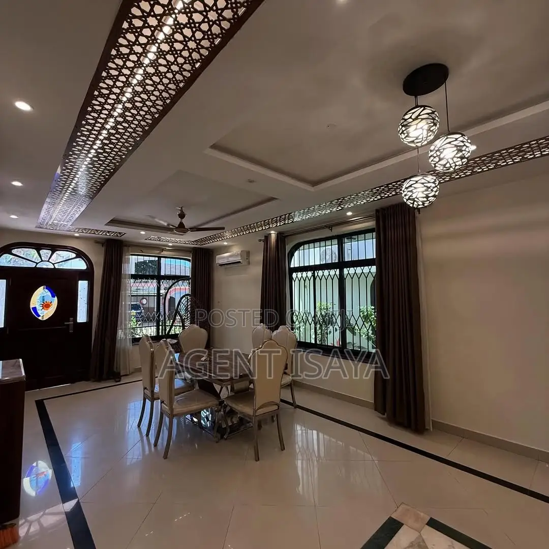 Furnished 4bdrm Apartment in Ada Estate for rent in Ada Estate
