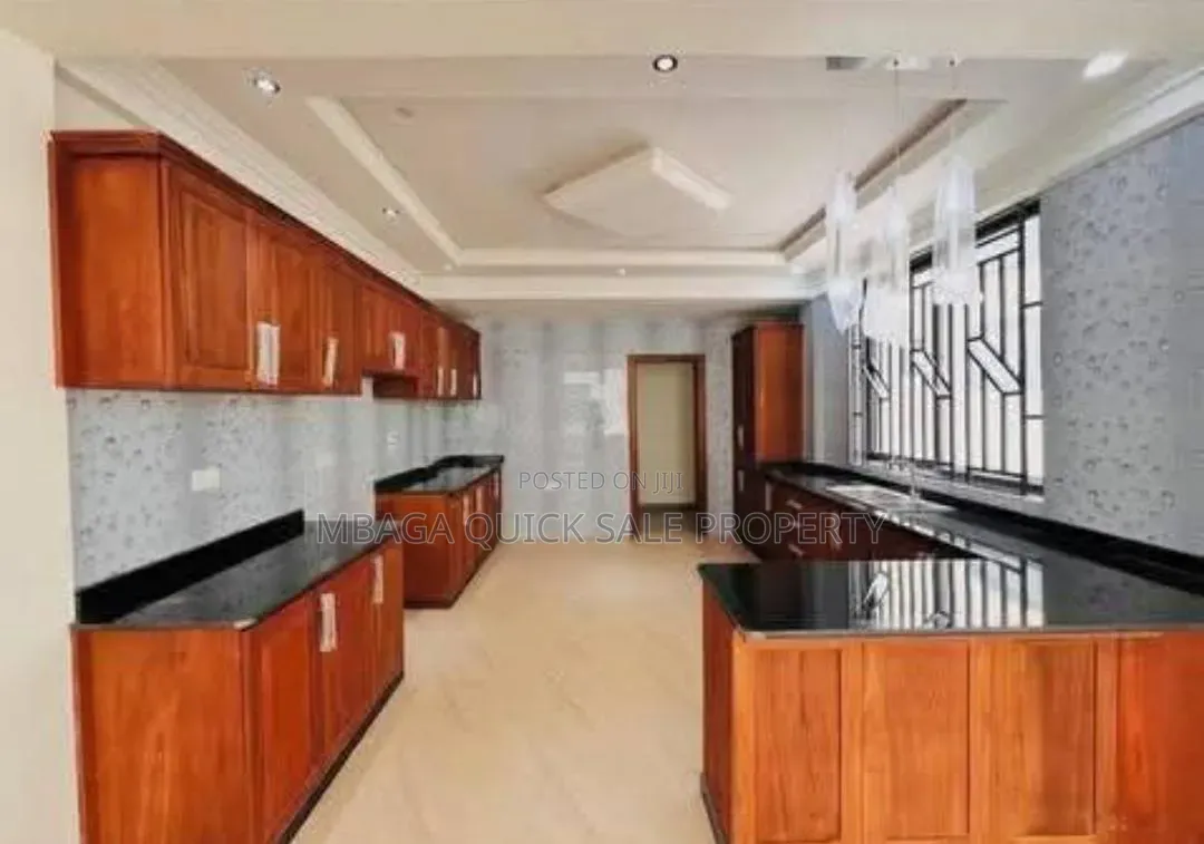 5bdrm Apartment in Oyster Bay for rent in Oyster Bay