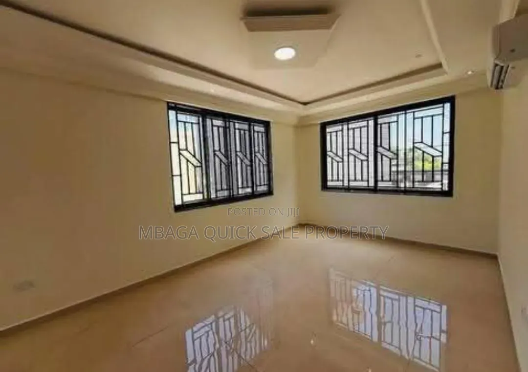5bdrm Apartment in Oyster Bay for rent in Oyster Bay