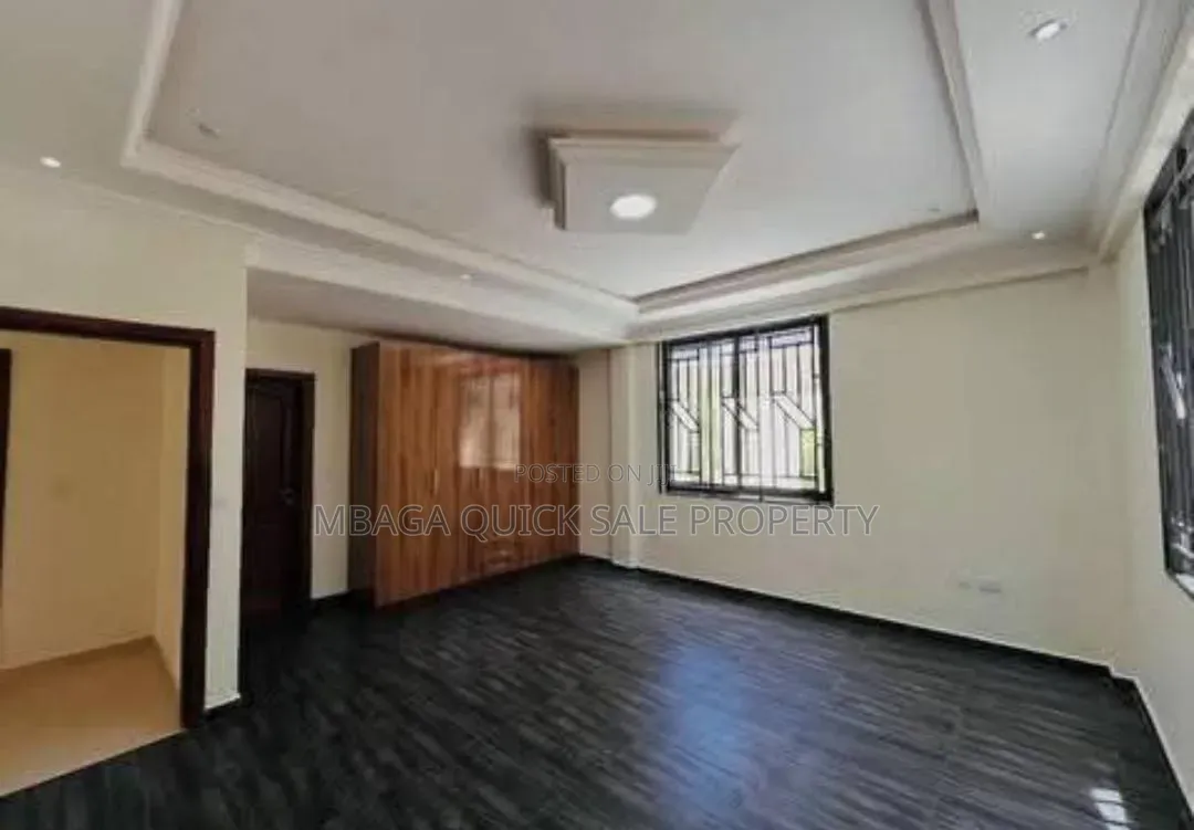 5bdrm Apartment in Oyster Bay for rent in Oyster Bay