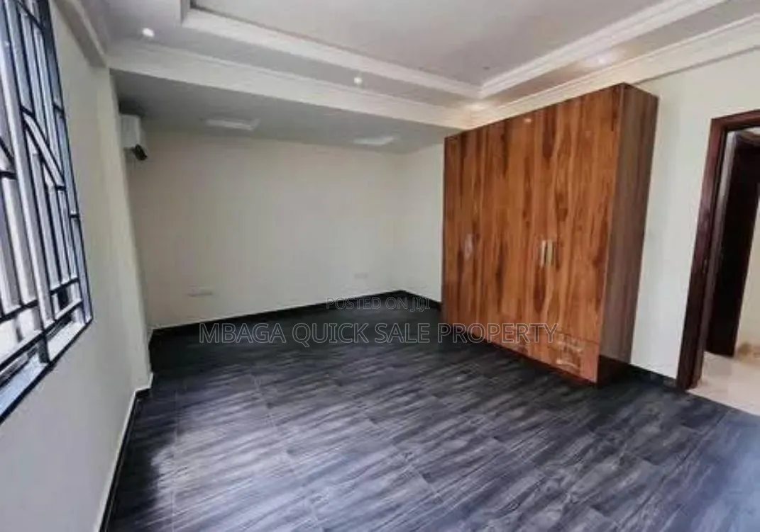 5bdrm Villa in Oyster Bay for rent in Oyster Bay