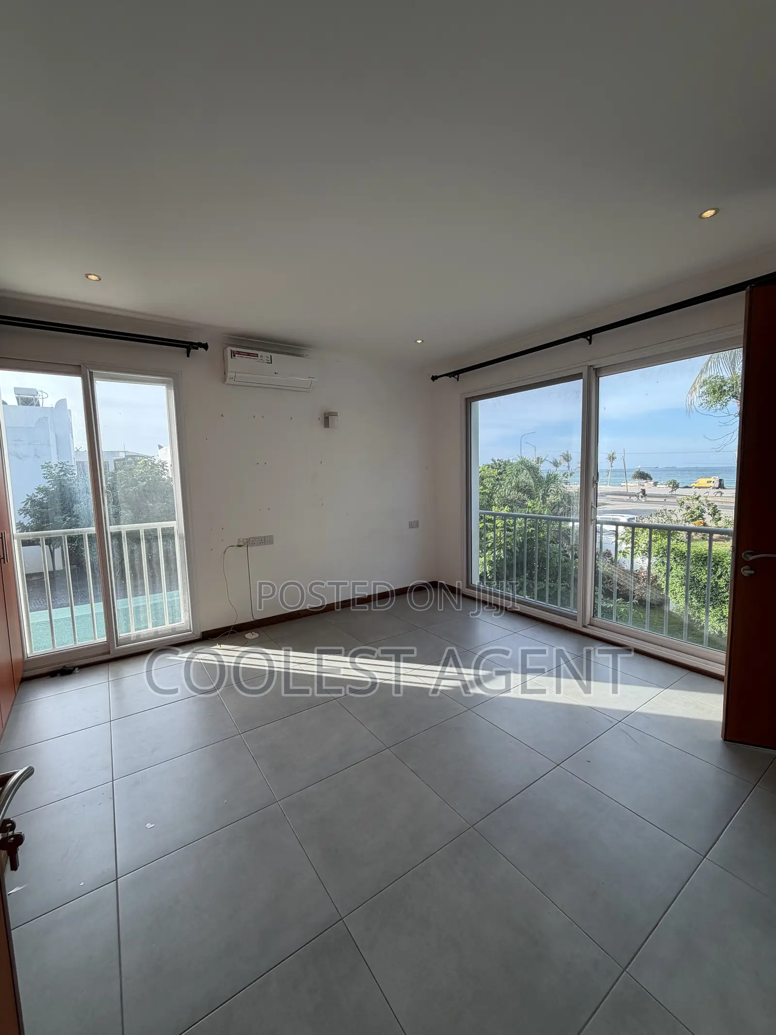 4bdrm Villa in Coolest Estate, Oyster Bay for rent in Oyster Bay