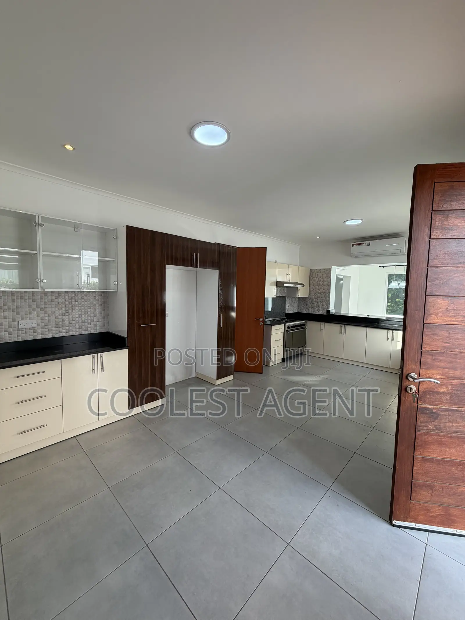 4bdrm Villa in Coolest Estate, Oyster Bay for rent in Oyster Bay