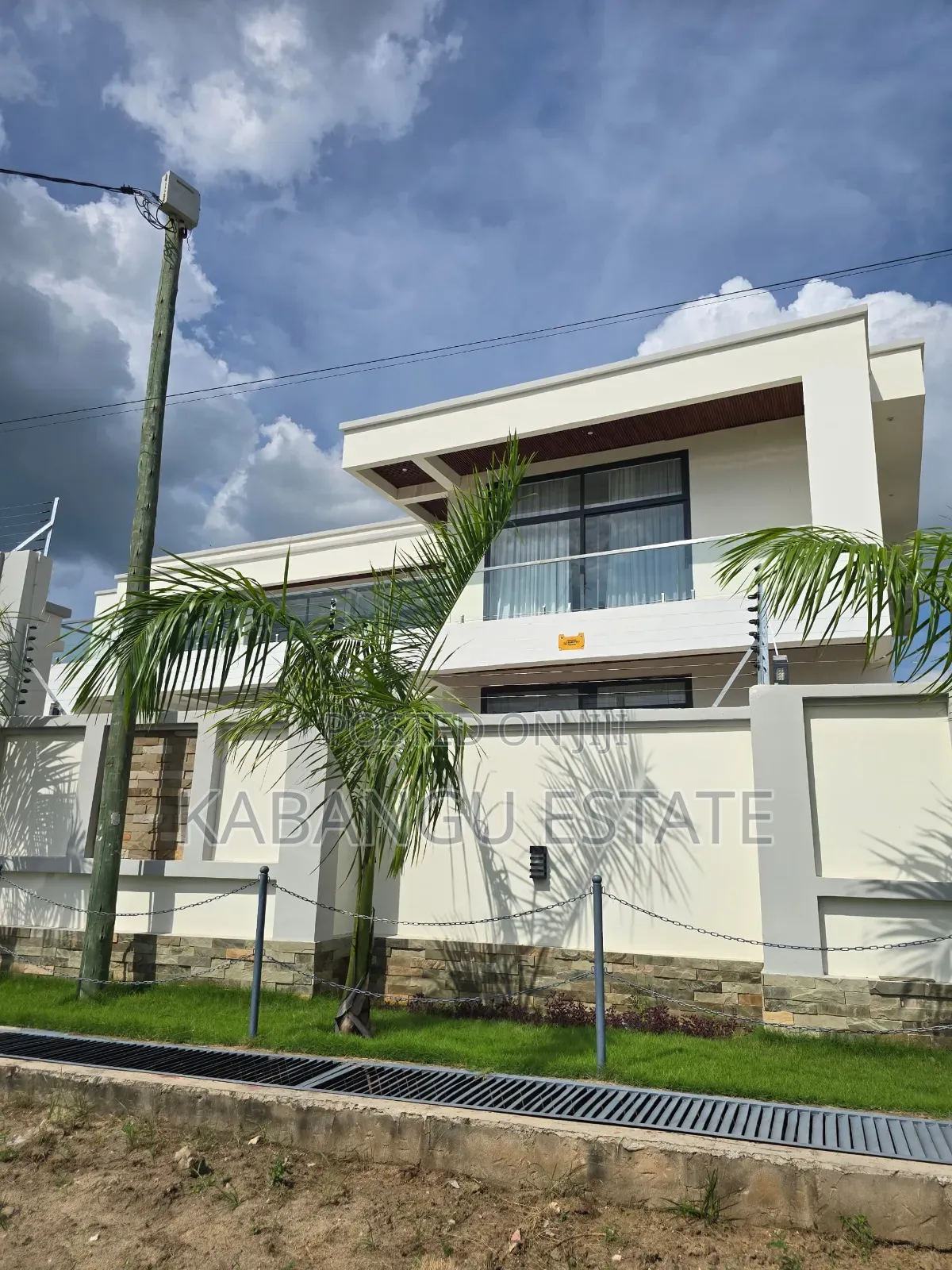 5bdrm Mansion in Mbweni Ubungo for sale in Mbweni