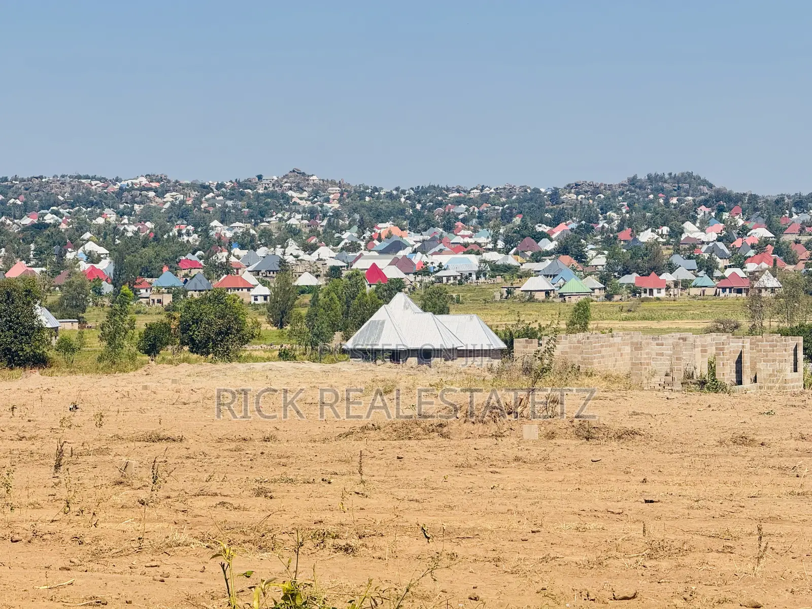 Viwanja Vinauzwa Kisesa Kanyama Karibu Na Chuo Cha Mwanza City College in Kisesa