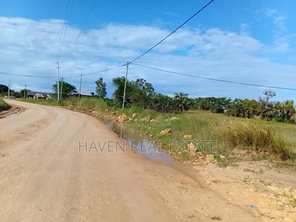 7000sqmt Plot Inauzwa Kigamboni Mwembe Mdogo in Kigamboni