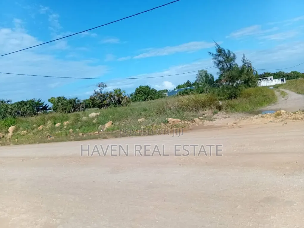 7000sqmt Plot Inauzwa Kigamboni Mwembe Mdogo in Kigamboni