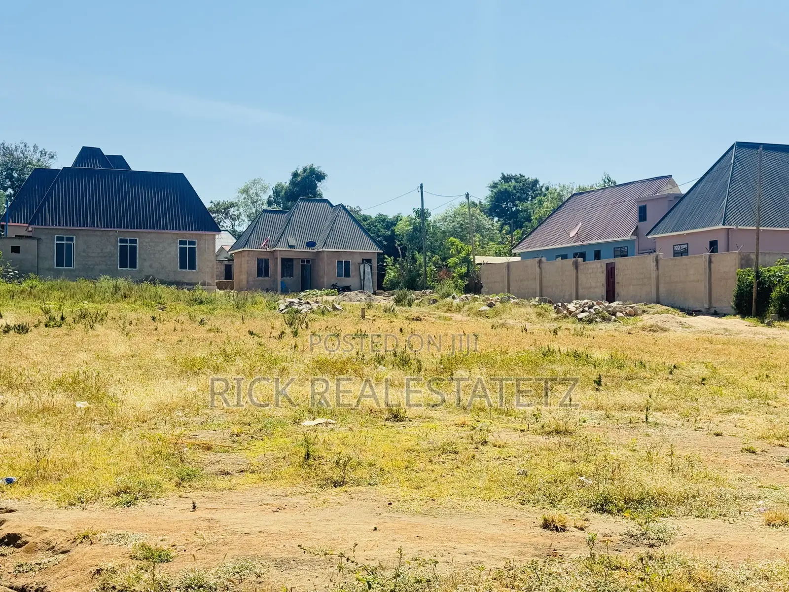 Kiwanja Kinauzwa Kisesa Stendi Ya Kwanza in Kisesa