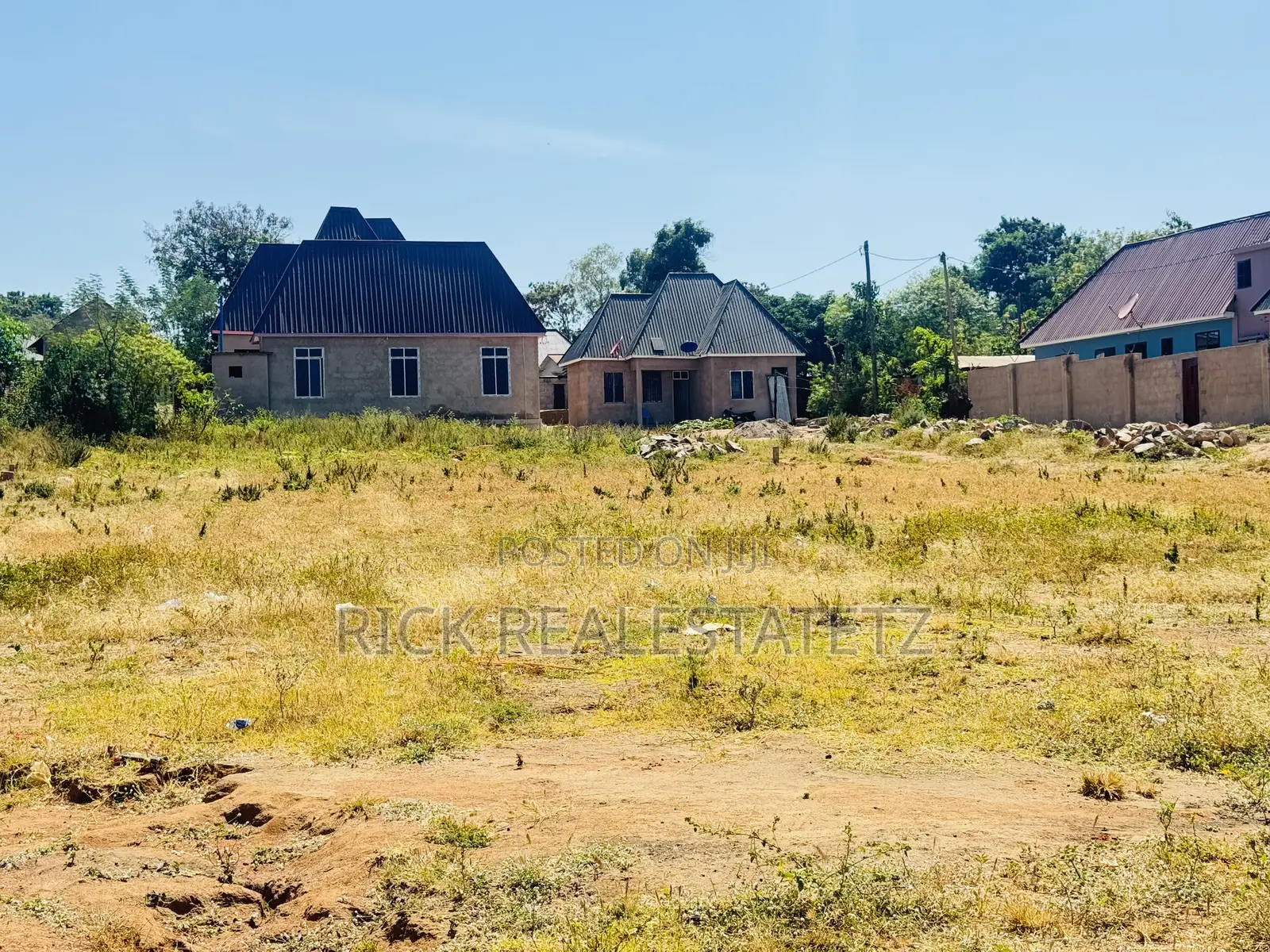 Kiwanja Kinauzwa Kisesa Stendi Ya Kwanza in Kisesa