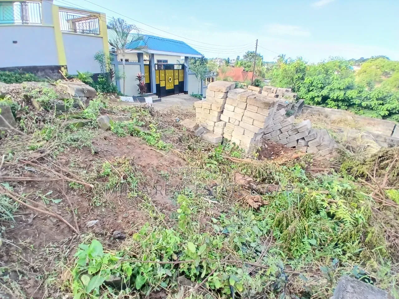 Kiwanja Kinauzwa Ubungo Makoka Kwa Mkua in Kimara