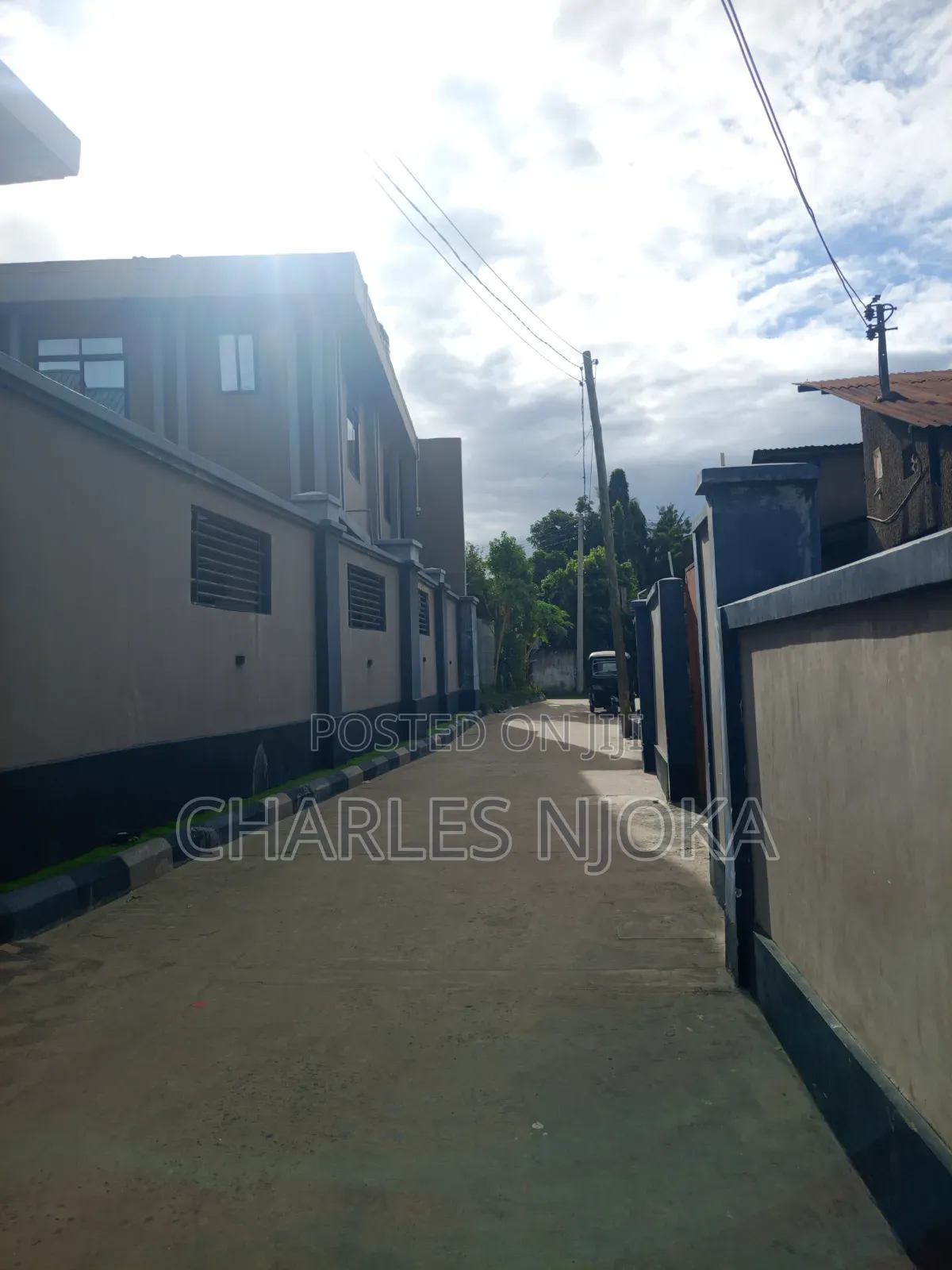 Hoteli Ipo Kinyerezi Ni Ya Kisasa Inauzwa (Hotel for Sale) in Ilala