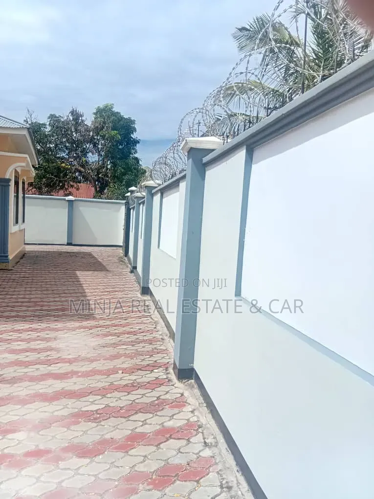 5bdrm House in Pugu for sale in Pugu
