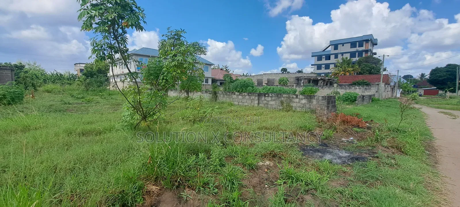 Kiwanja Kinauzwa Mbweni Mpiji in Mbweni