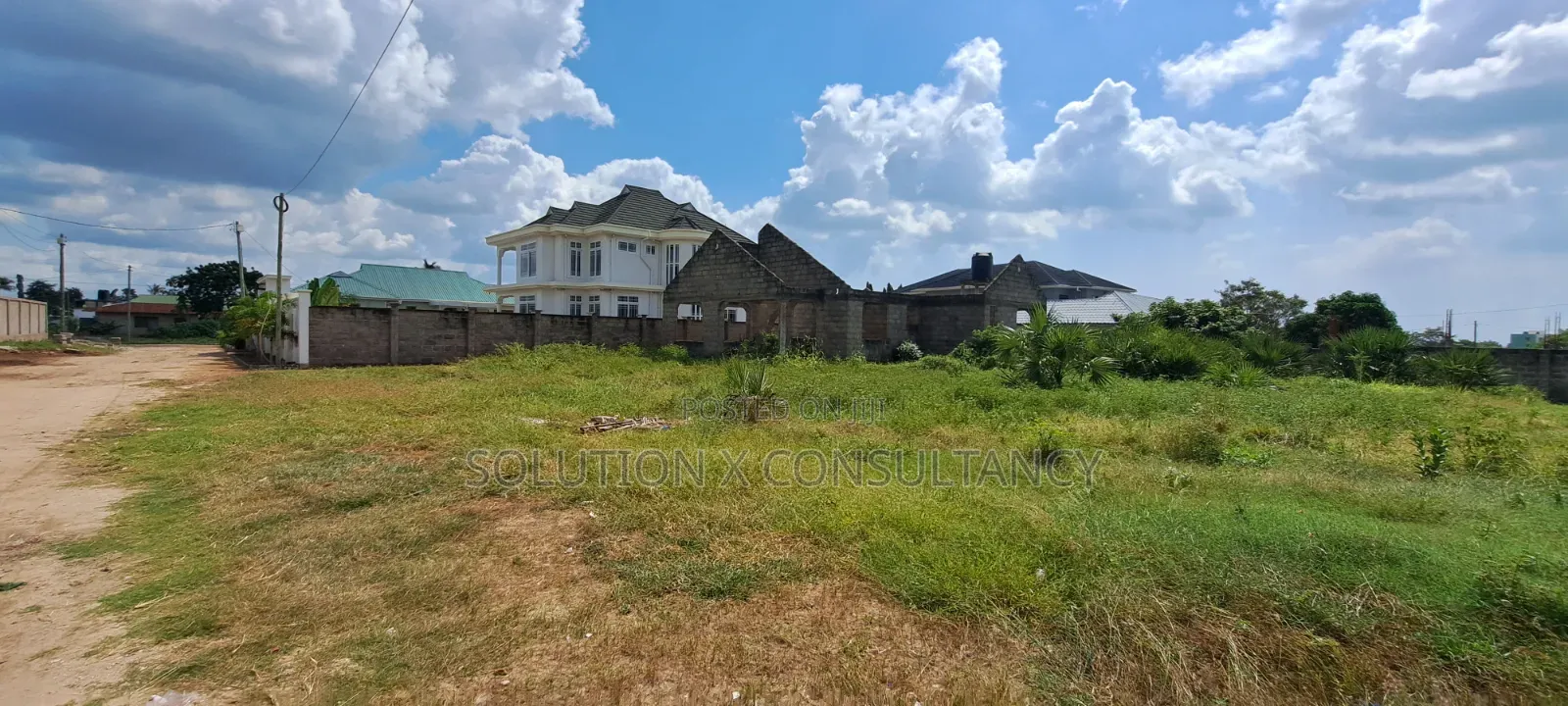 Kiwanja Kinauzwa Mbweni Mpiji Mtaa Mzuri in Mbweni