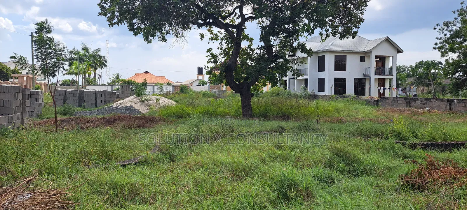 Kiwanja Kinauzwa Mbweni Ubungo in Mbweni