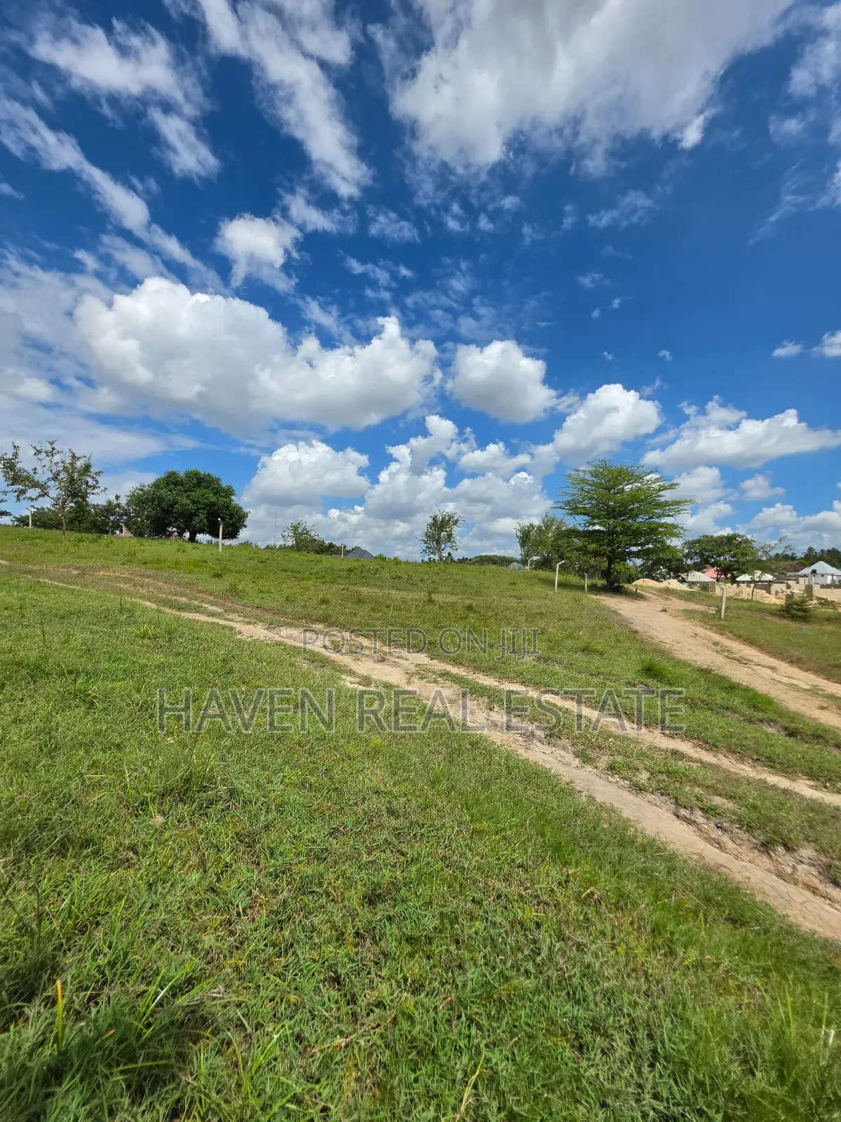 Kiwanja Kinauzwa Madale in Goba