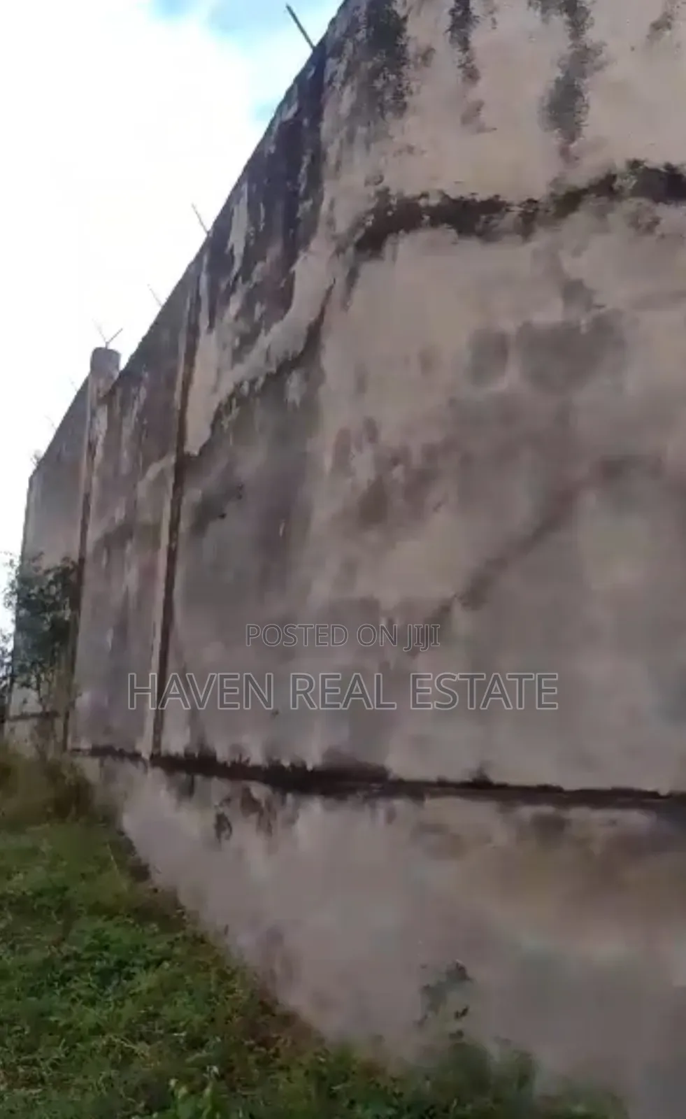 Yard Inauzwa Pugu in Kimara