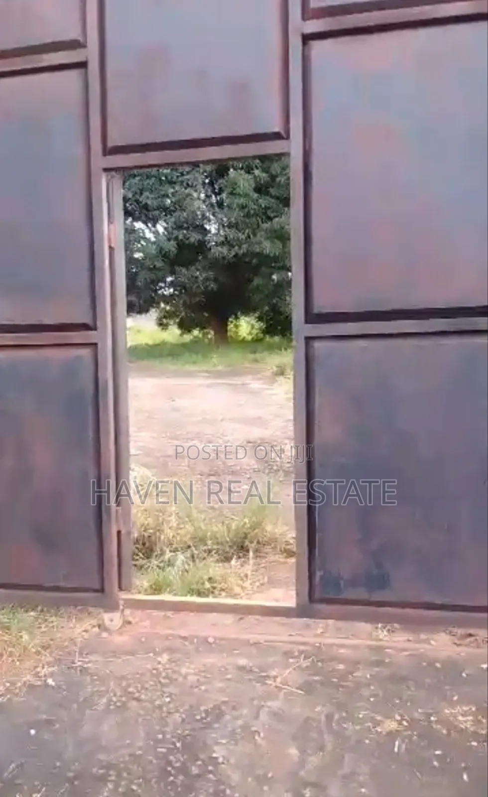 Yard Inauzwa Pugu in Kimara