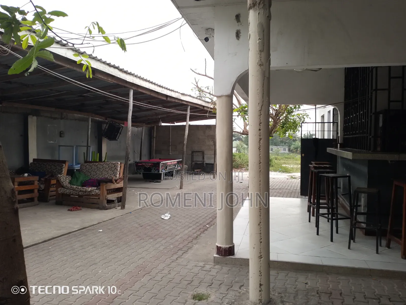 Bar Yenye Eneo Sqmita 800 Inauzwa Ukonga Kwa Mkolemba. in Ilala