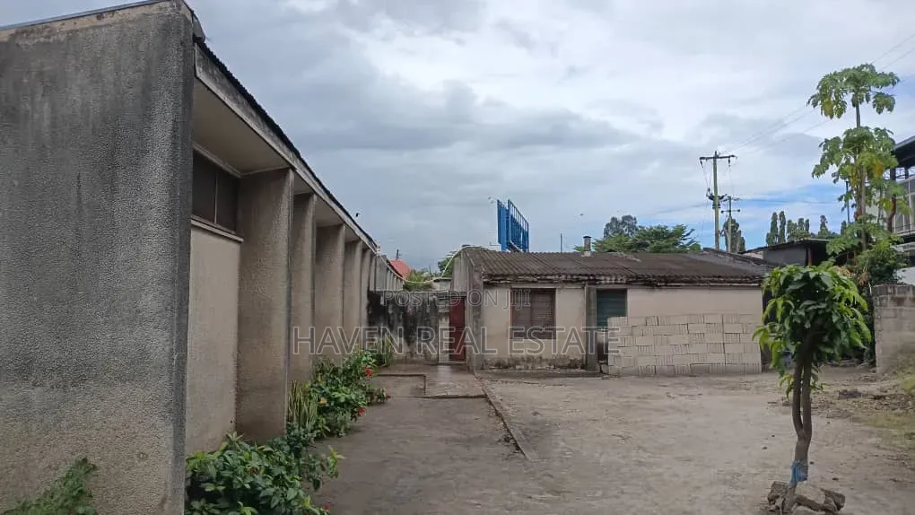Kiwanja Kinauzwa Changombe in Chang'ombe