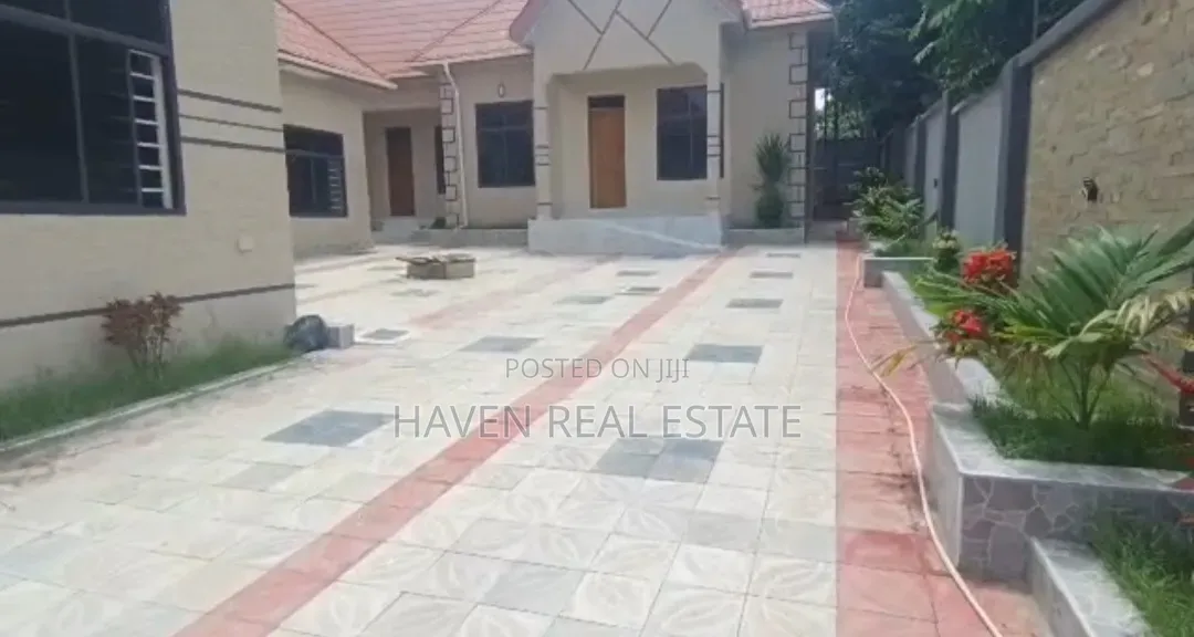 4bdrm Apartment in Msisi for sale in Msisi
