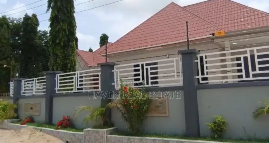 4bdrm Apartment in Msisi for sale in Msisi