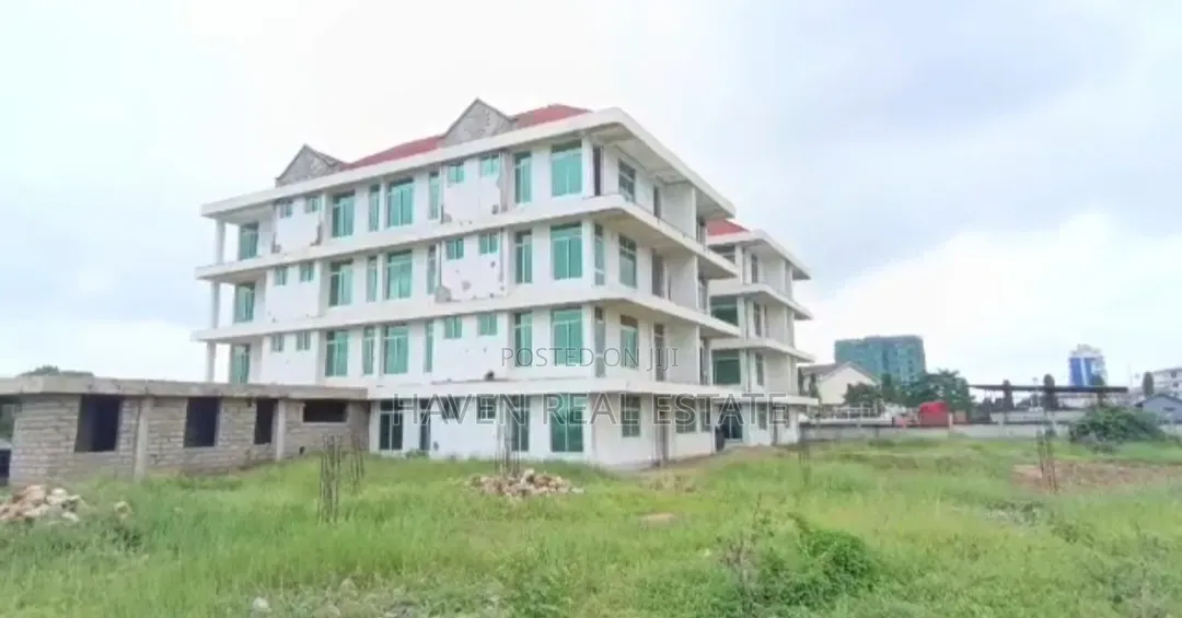 Jengo La Hotel Linauzwa Dodoma in Msisi